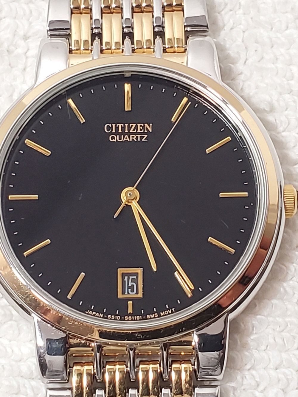 Citizen Men's Vintage Quratz Watch Black Dial Gold Tone Date Stainless Steel